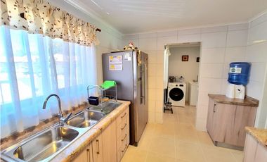 Venta de Casa Familiar 3D 2B 1E en Condominio San Esteban