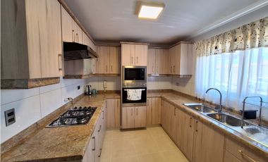 Venta de Casa Familiar 3D 2B 1E en Condominio San Esteban