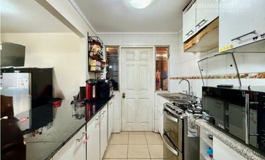 SAN FELIPE - VENDE CASA DE DOS PISOS 6D 2B VILLA PORTONES DEL INCA