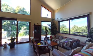 ARRIENDO AMPLIA CASA - LOTEO LOS AROMOS