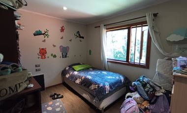 ARRIENDO AMPLIA CASA - LOTEO LOS AROMOS