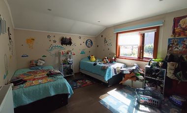 ARRIENDO AMPLIA CASA - LOTEO LOS AROMOS