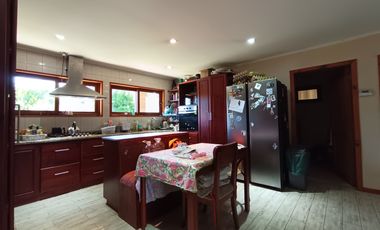 ARRIENDO AMPLIA CASA - LOTEO LOS AROMOS