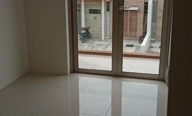 Di Sewakan Rumah Green Land