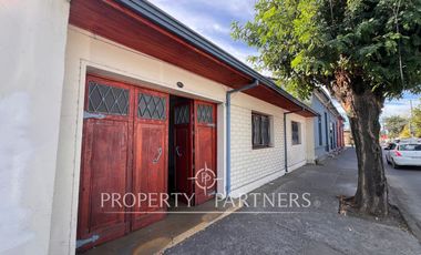 Amplia Casa Familiar en ubicación privilegiada