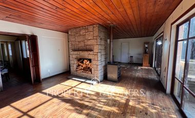 Amplia Casa Familiar en ubicación privilegiada