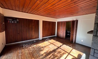 Amplia Casa Familiar en ubicación privilegiada