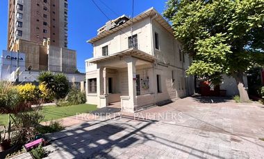 ARRIENDO CASA-ESQUINA COMERCIAL - Gran Avenida con Carmen Mena, San Miguel