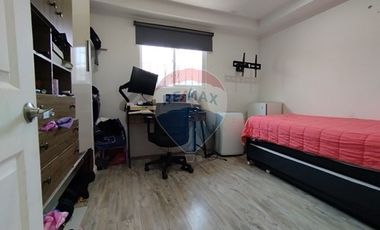 Vendo hermosa casa renovada en Macul