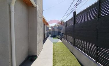 Vendo hermosa casa renovada en Macul