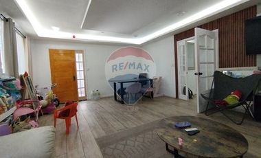 Vendo hermosa casa renovada en Macul