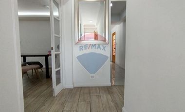 Vendo hermosa casa renovada en Macul