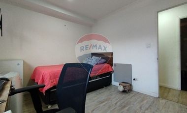 Vendo hermosa casa renovada en Macul