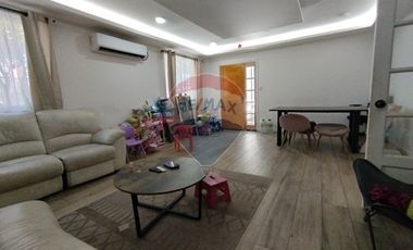 Vendo hermosa casa renovada en Macul