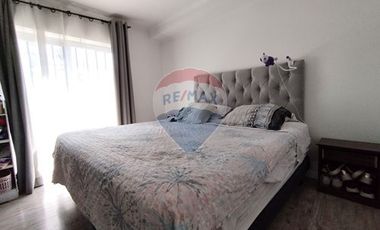 Vendo hermosa casa renovada en Macul