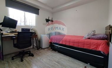 Vendo hermosa casa renovada en Macul