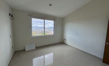 Hermosa casa llena de luz y vistas panorámicas