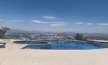 Hermosa casa llena de luz y vistas panorámicas