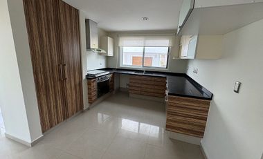 Hermosa casa llena de luz y vistas panorámicas