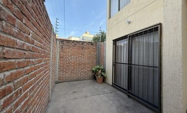 Casa amueblada en RENTA en Valle de las Haciendas