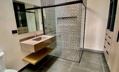 CASA EN VENTA – FRACCIONAMIENTO PRIVADO CAPELLANA, MORELIA, MICHOACÁN $3,300,000