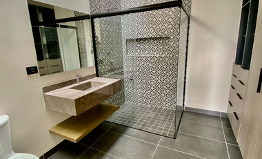 CASA EN VENTA – FRACCIONAMIENTO PRIVADO CAPELLANA, MORELIA, MICHOACÁN $3,300,000