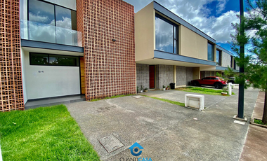 CASA EN VENTA – FRACCIONAMIENTO PRIVADO CAPELLANA, MORELIA, MICHOACÁN $3,300,000