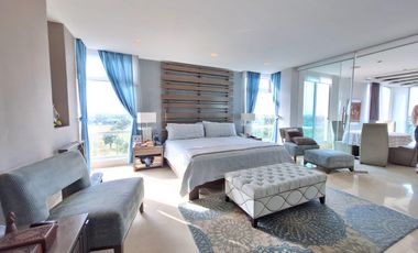 Penthouse Amoblado en venta-4 dormitorios-Mocolí Golf, Samborondón