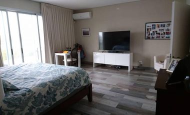 Casa en alquiler sobre laguna