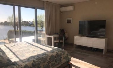 Casa en alquiler sobre laguna