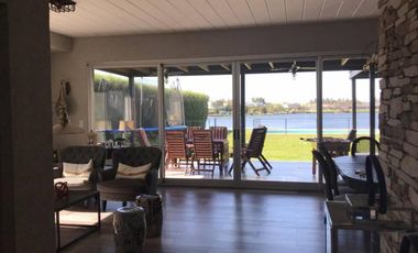 Casa en alquiler sobre laguna