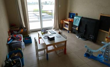 Casa en alquiler sobre laguna