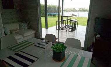 Casa en alquiler sobre laguna