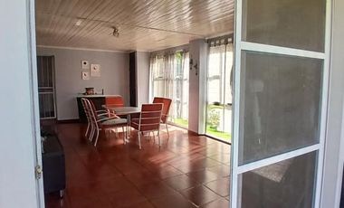 CASA VENTA TRES DORMITORIOS JARDIN PISCINA LOGARITMO IBARLUCEA ROSARIO
