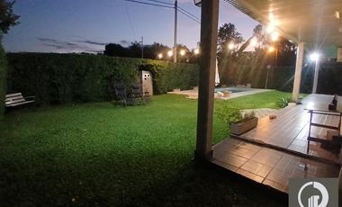 CASA VENTA TRES DORMITORIOS JARDIN PISCINA LOGARITMO IBARLUCEA ROSARIO