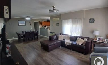 CASA VENTA TRES DORMITORIOS JARDIN PISCINA LOGARITMO IBARLUCEA ROSARIO