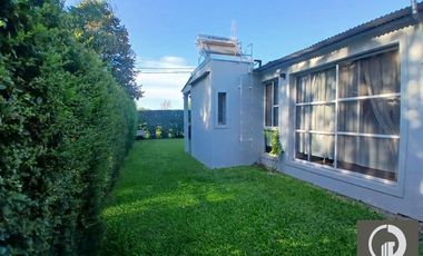 CASA VENTA TRES DORMITORIOS JARDIN PISCINA LOGARITMO IBARLUCEA ROSARIO