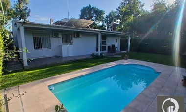 CASA VENTA TRES DORMITORIOS JARDIN PISCINA LOGARITMO IBARLUCEA ROSARIO