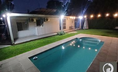 CASA VENTA TRES DORMITORIOS JARDIN PISCINA LOGARITMO IBARLUCEA ROSARIO