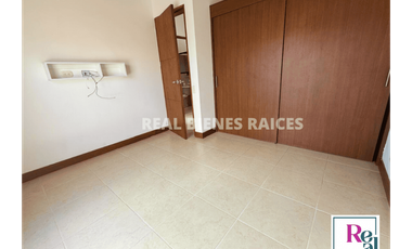 Casa medianera en arriendo – Estrato 4