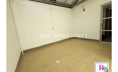 Casa medianera en arriendo – Estrato 4