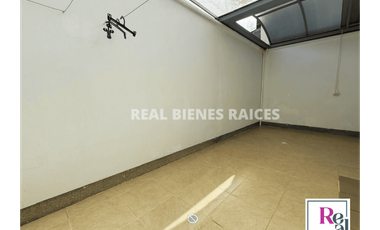 Casa medianera en arriendo – Estrato 4