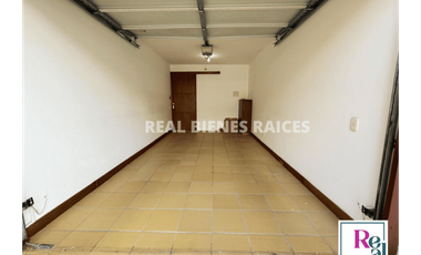 Casa medianera en arriendo – Estrato 4