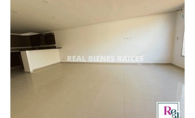 Casa medianera en venta – Unidad cerrada