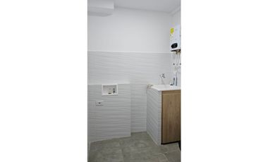 SE VENDE APARTAMENTO CON LINDOS ACABADOS EN UNIDAD COMPLETA