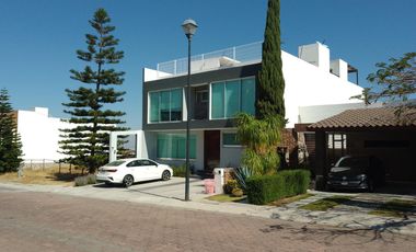 Casa en Venta con Preciosa Vista | Acogedora casa | Casa Fracc. Cumbres del Cimatario