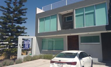 Casa en Venta con Preciosa Vista | Acogedora casa | Casa Fracc. Cumbres del Cimatario