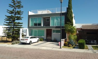 Casa en Venta con Preciosa Vista | Acogedora casa | Casa Fracc. Cumbres del Cimatario