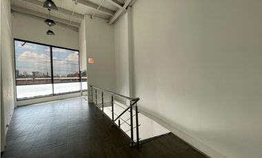 LOCAL / TUMBA MUERTO / MIDTOWN PLAZA / 110M / VACIO / PLANTA BAJA