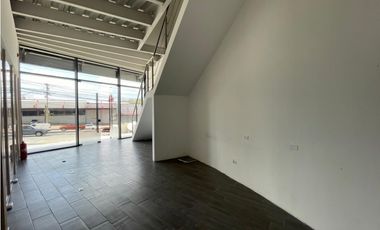 LOCAL / TUMBA MUERTO / MIDTOWN PLAZA / 110M / VACIO / PLANTA BAJA